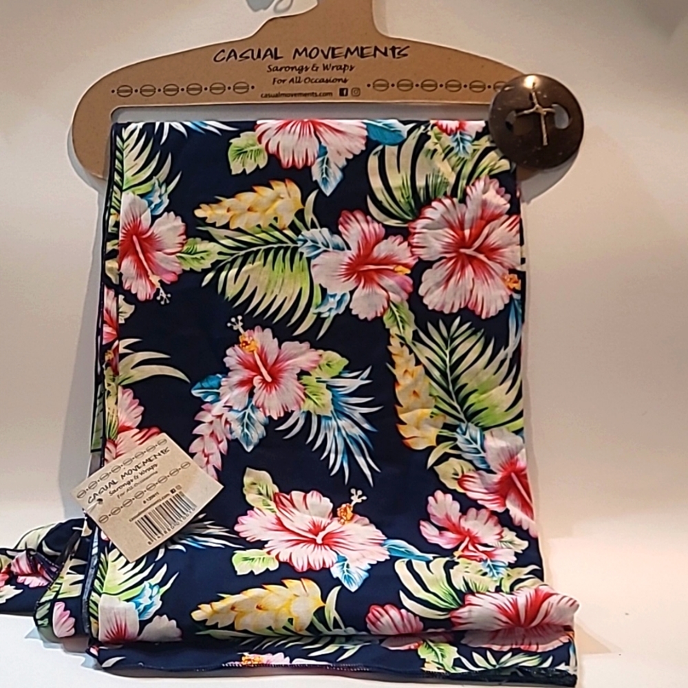 NWT  Casual Movements Saraong